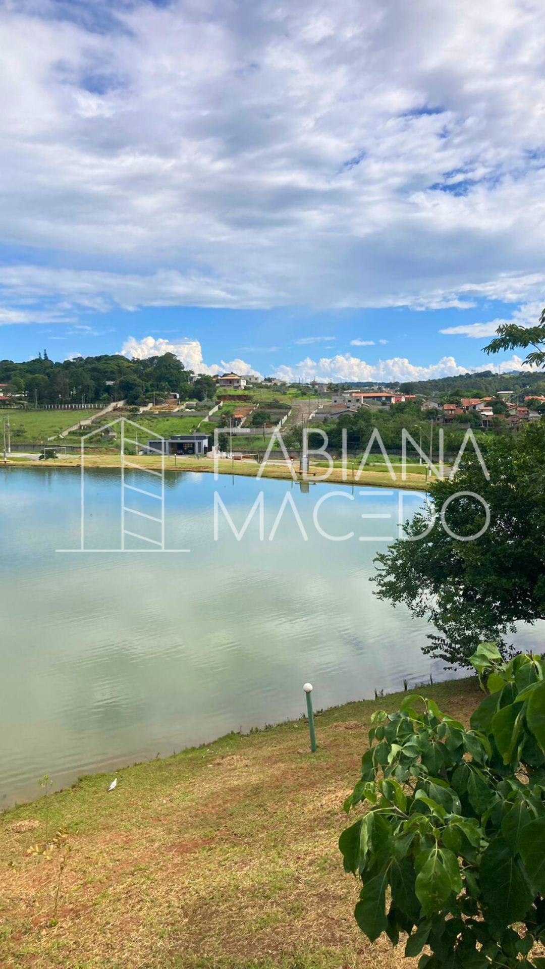 Terreno a venda no condomínio Campos do Conde Taubaté