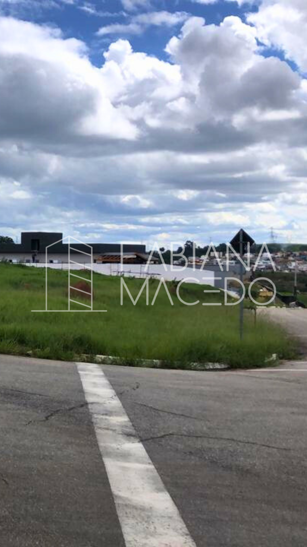 Terreno a venda no condomínio Campos do Conde Taubaté