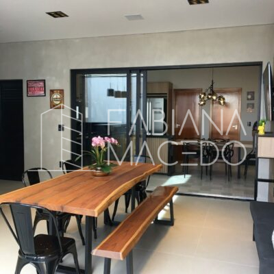 Casa na melhor localização do Condomínio Ouroville em Taubaté